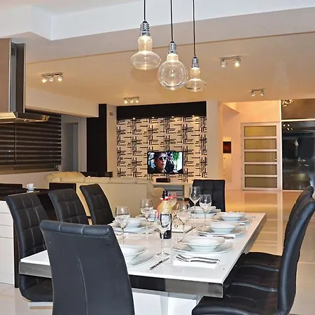 Saranta Gold - Exquisite 3 Bedroom With Private Pool Βίλα
